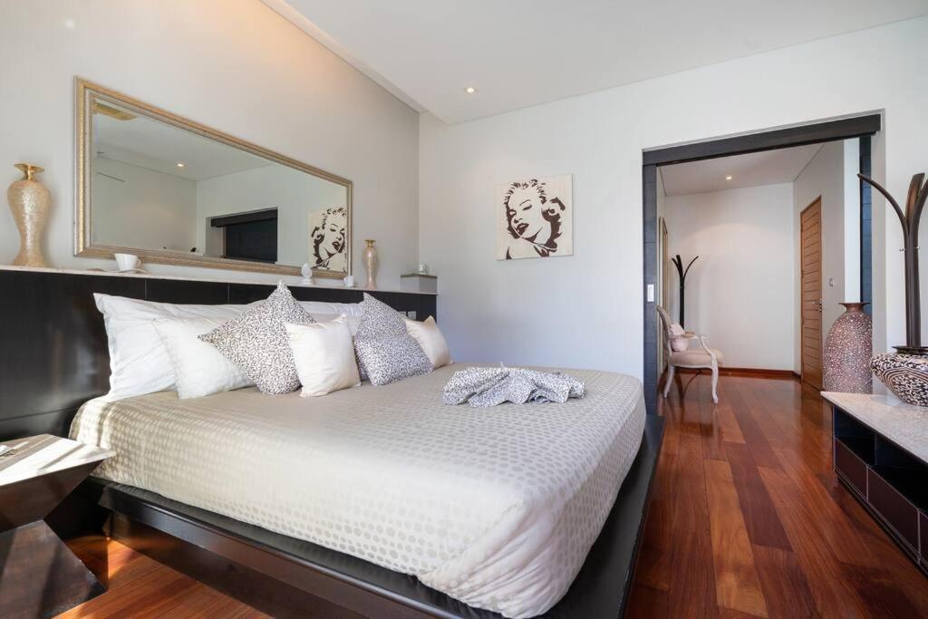 13 - Seaside Bliss Overlooking Rawai Beach Phuket Exterior photo